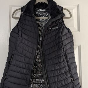 Columbia Women's Black Puffer Vest